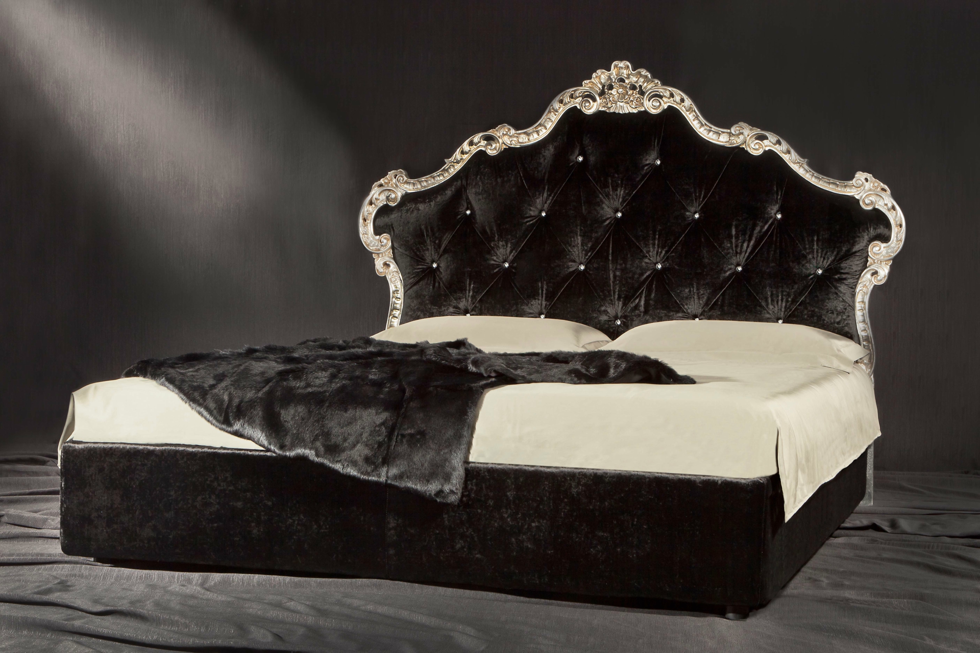 Letti In Stile. Beautiful Camera Da Letto Dallo Stile Chic Ed ... Letti In Stile. Beautiful Camera Da Letto Dallo Stile Chic Ed ...