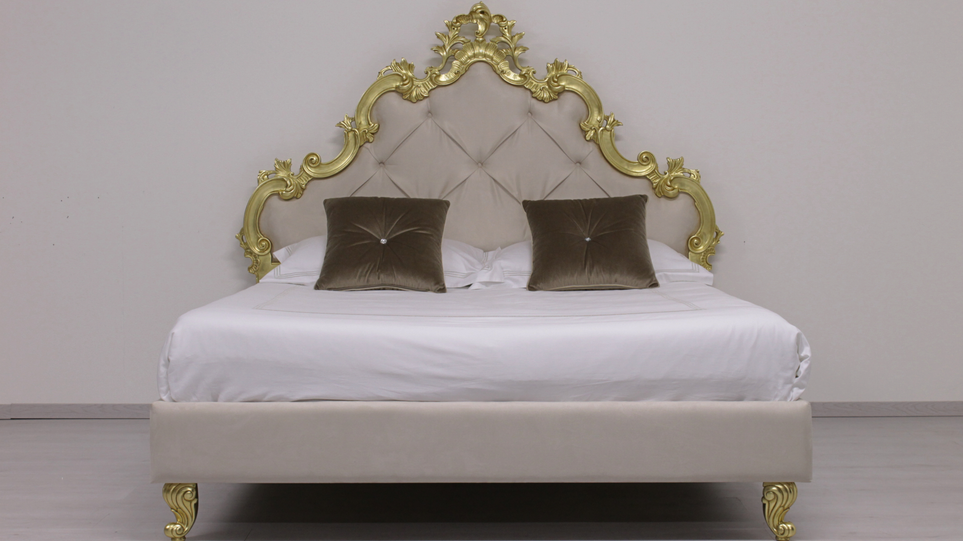 Featured image of post French Wood And Upholstered Bed : I'm sharing my favorite inexpensive but stylish metal, wood, and upholstered beds that you can get on the cheap!