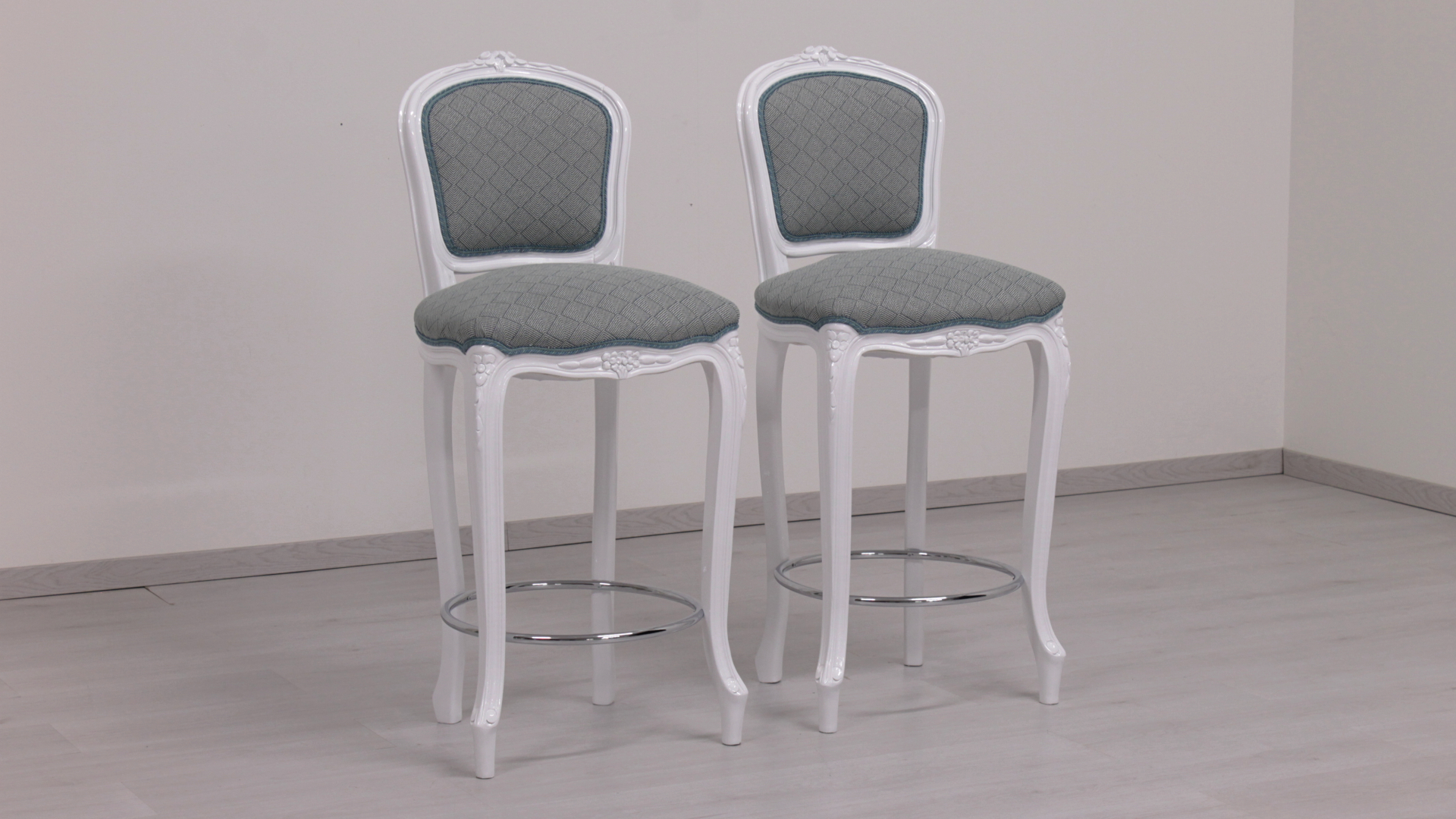 http://orsitalia.com/wp-content/uploads/2021/01/Brianza_tall-bar-stools-with-backrest-french-baroque.jpg